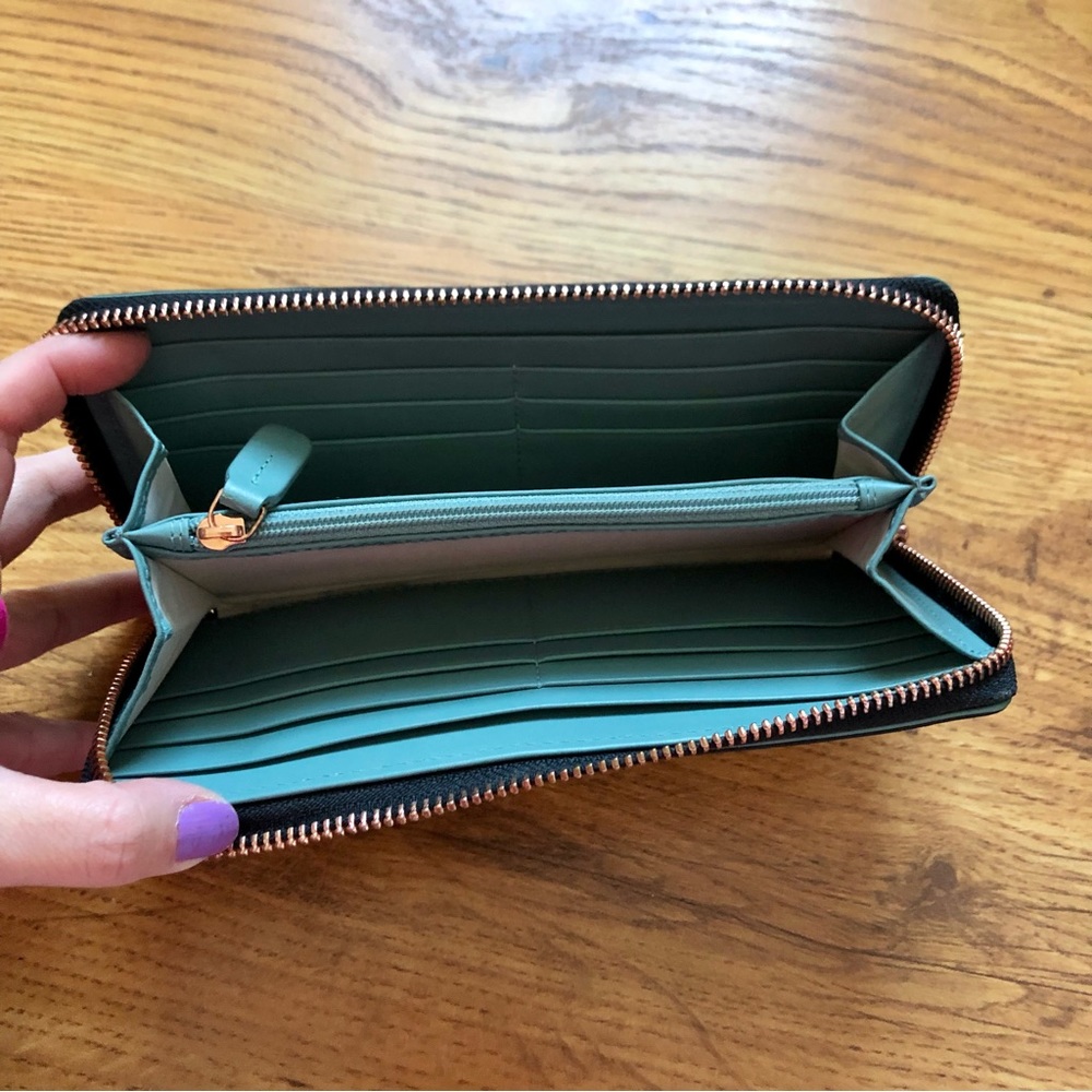 Radley London Accordion Wallet - Picture 3 of 6